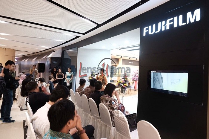 FUJIFILM Buka Showroom Pertamanya Di Surabaya